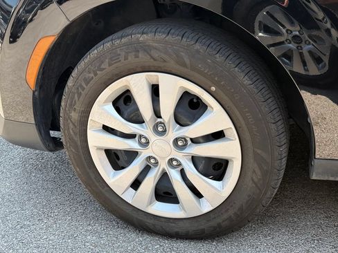 Used 2025 Kia Soul LX FWD image 43