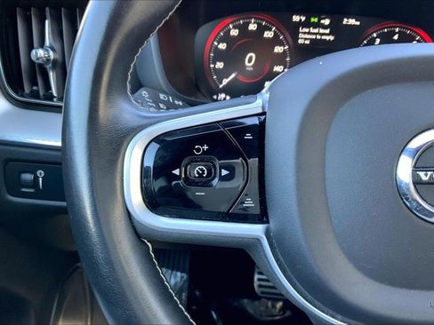 Used 2021 Volvo XC60 T6 R-Design image 18