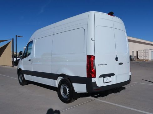 Used 2025 Mercedes-Benz Sprinter 2500 image 7