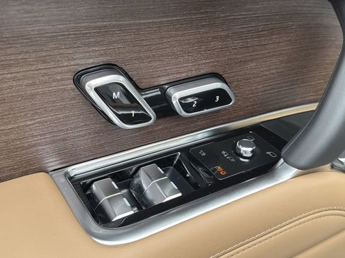 New 2026 Land Rover Range Rover Long Wheelbase SE image 21