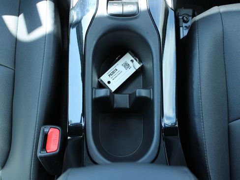 Used 2023 Toyota Corolla Cross XLE w/ Convenience Package AWD/4WD image 28