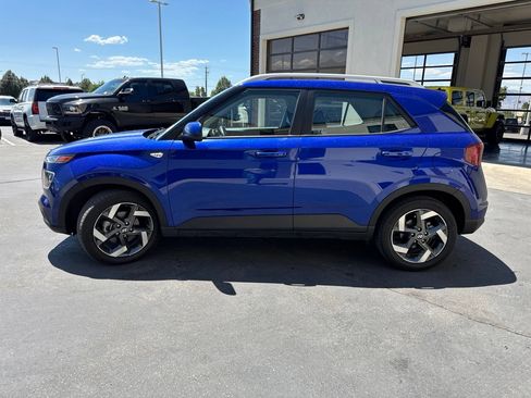 Used 2022 Hyundai Venue Limited FWD image 4