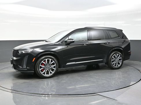 Certified 2023 Cadillac XT6 Sport w/ Technology Package AWD/4WD image 3