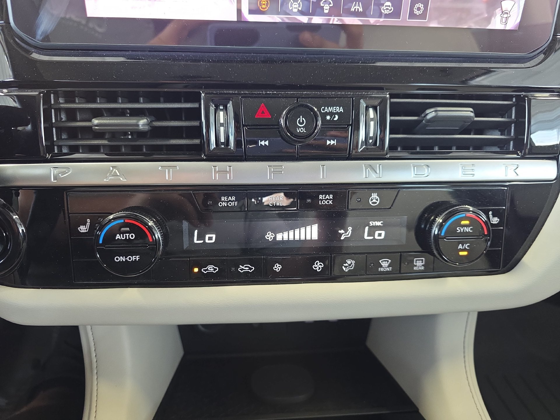 New 2026 Nissan Pathfinder SL w/ Cargo Package FWD image 24