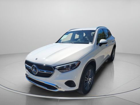 Certified 2026 Mercedes-Benz GLC 300 image 2
