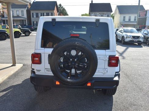 Used 2025 Jeep Wrangler Unlimited Sahara image 4