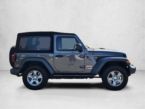 Used 2018 Jeep Wrangler Sport AWD/4WD image 4