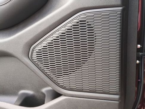 New 2025 Jeep Grand Cherokee Laredo w/ Luxury Tech Group I RWD image 30