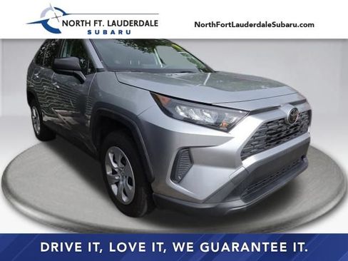 Used 2020 Toyota RAV4 LE FWD image 1