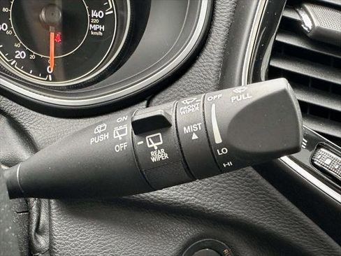 Used 2021 Jeep Cherokee Limited image 32