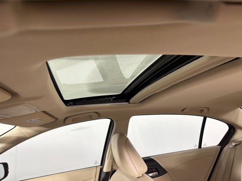 Used 2015 Honda Accord Touring image 12