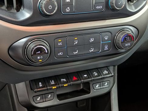 Used 2021 Chevrolet Colorado Z71 w/ Z71 Midnight Edition AWD/4WD image 22