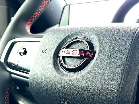 Used 2025 Nissan Armada PRO-4X image 31