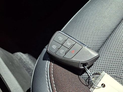 Used 2024 Chevrolet Equinox EV RS FWD image 15