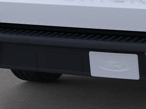 New 2025 Ford Maverick XL w/ Equipment Group 102A image 23