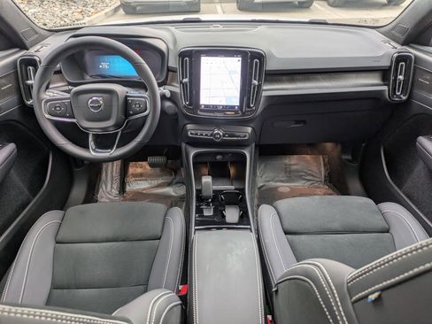 Certified 2023 Volvo C40 P8 Recharge Ultimate image 26