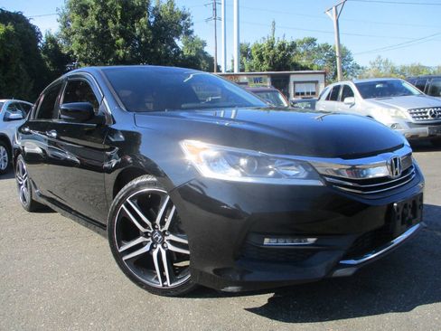 Used 2017 Honda Accord Sport Special Edition image 2