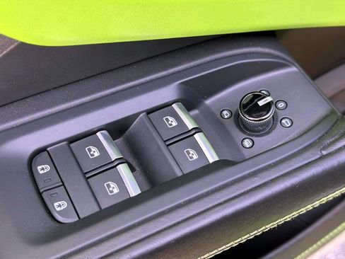 Used 2021 Lamborghini Urus image 18