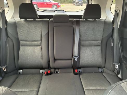 Used 2025 Nissan Rogue SV FWD image 40