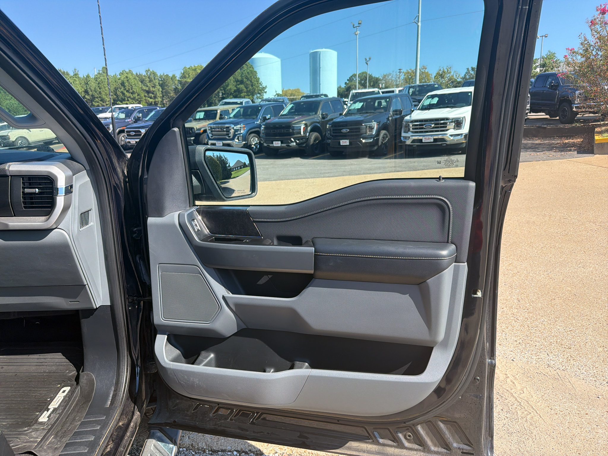 Used 2022 Ford F150 XLT w/ Equipment Group 302A High AWD/4WD image 16