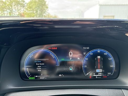 Used 2024 Toyota Crown Limited w/ Advanced Technology Package image 11