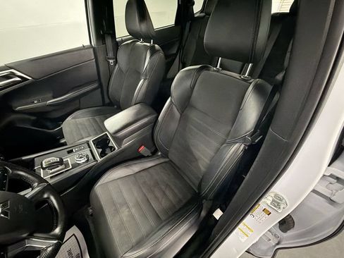 Used 2024 Mitsubishi Outlander SE AWD/4WD image 19