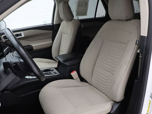 Used 2020 Ford Explorer XLT w/ Comfort Package image 16