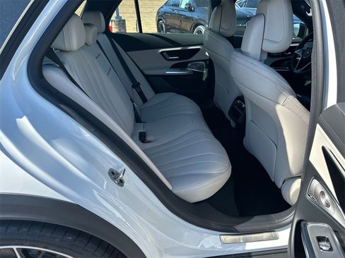 New 2026 Mercedes-Benz E 450 4MATIC All-Terrain Wagon image 17