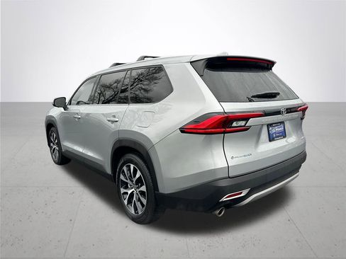 Used 2024 Toyota Grand Highlander AWD Hybrid image 9