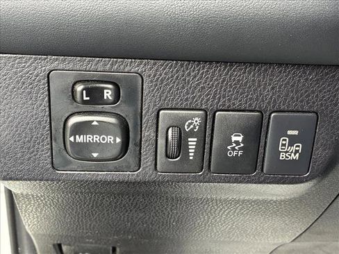 Used 2014 Toyota RAV4 Limited w/ Technology Package image 13