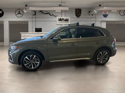 Used 2023 Audi Q5 2.0T Premium w/ Convenience Package AWD/4WD image 2