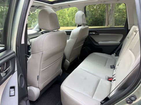 Used 2016 Subaru Forester 2.5i Limited AWD/4WD image 11