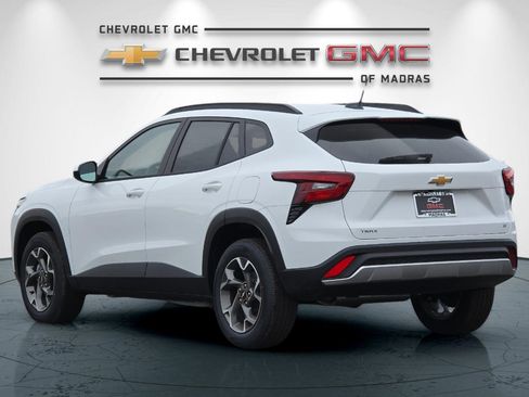 New 2026 Chevrolet Trax LT w/ Driver Confidence Package image 5