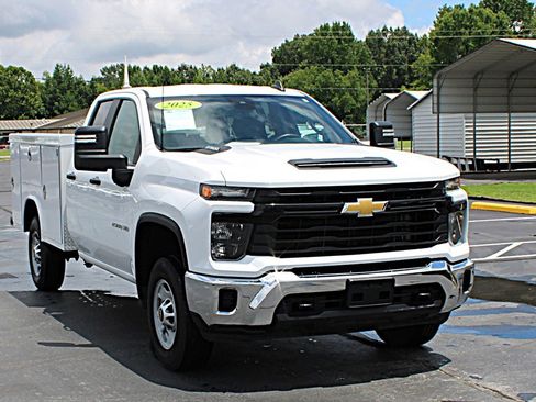 Used 2025 Chevrolet Silverado 2500 W/T w/ WT Convenience Package RWD image 3