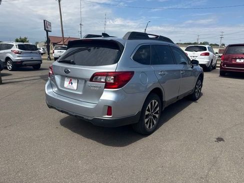 Used 2017 Subaru Outback 2.5i Limited AWD/4WD image 3