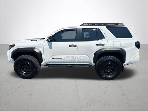 Used 2025 Toyota 4Runner Trailhunter AWD/4WD image 10