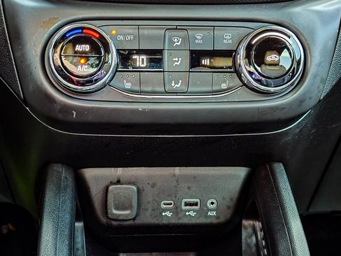 Used 2023 Chevrolet TrailBlazer RS w/ Convenience Package image 17