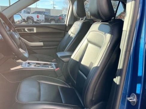 Used 2022 Ford Explorer XLT w/ Equipment Group 202A image 25