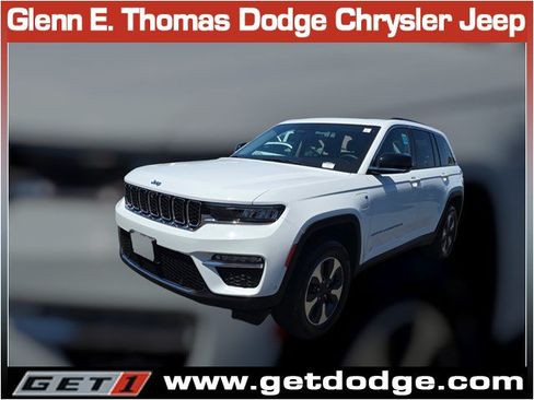 Used 2022 Jeep Grand Cherokee Limited 4xe w/ Luxury Tech Group II AWD/4WD image 3