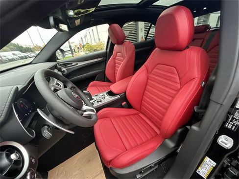 New 2025 Alfa Romeo Stelvio Sprint image 11