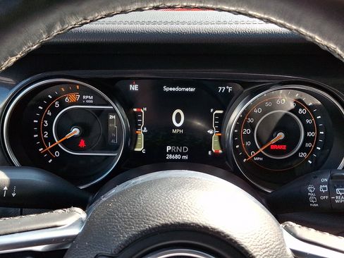 Used 2022 Jeep Wrangler Unlimited Sahara AWD/4WD image 21