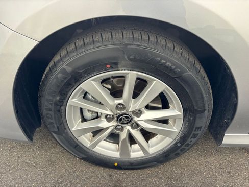 Used 2025 Toyota Camry LE image 30