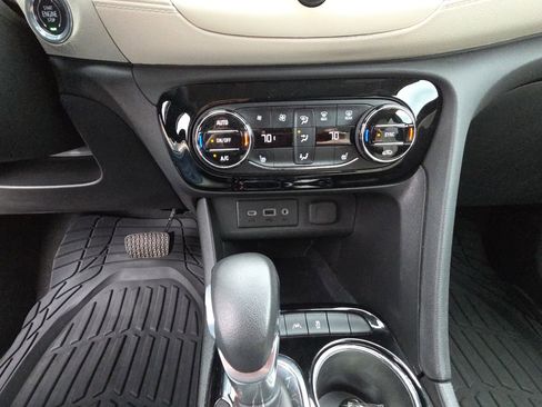 Used 2023 Buick Encore GX Select FWD image 23