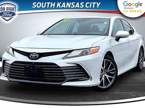 Used 2023 Toyota Camry XLE w/ Navigation Package FWD image 1