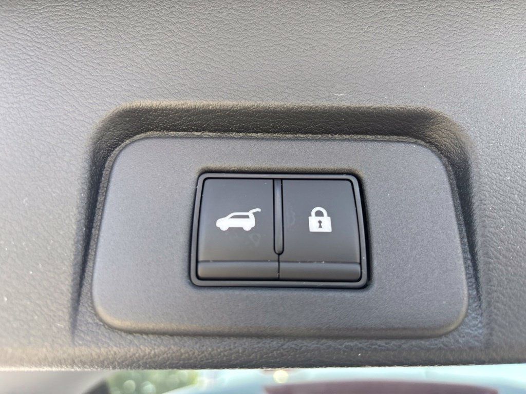 Certified 2026 Nissan Rogue Platinum w/ Platinum Premium Package AWD/4WD image 30