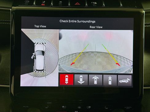 Used 2023 Jeep Grand Cherokee L Limited w/ Luxury Tech Group II image 22