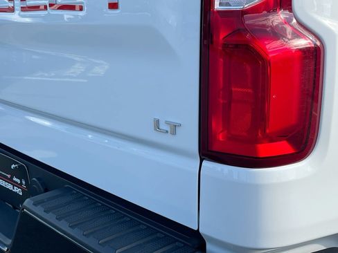 Used 2022 Chevrolet Silverado 1500 LT Trail Boss AWD/4WD image 33