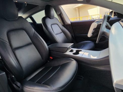 Used 2018 Tesla Model 3 Long Range image 31