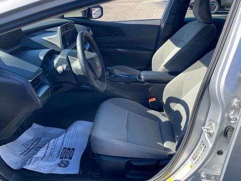Used 2024 Toyota Prius LE image 6