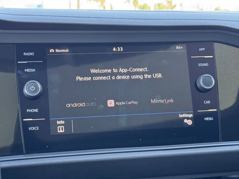 Used 2019 Volkswagen Jetta SEL FWD image 24